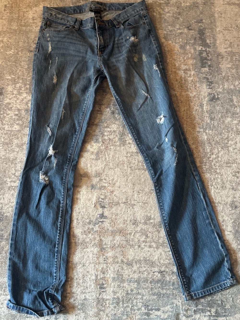 New York & Company Women Distressed Blue Skinny Jeans